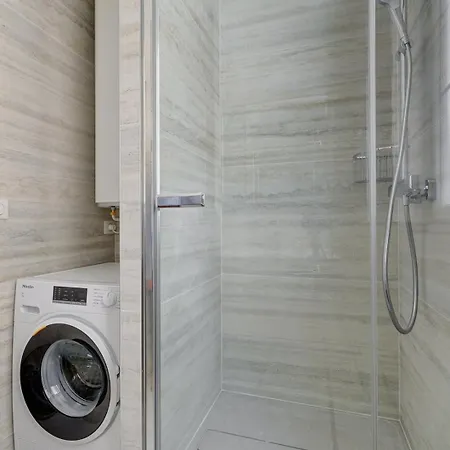 1er Arrondissement Luxueuse 아파트 *